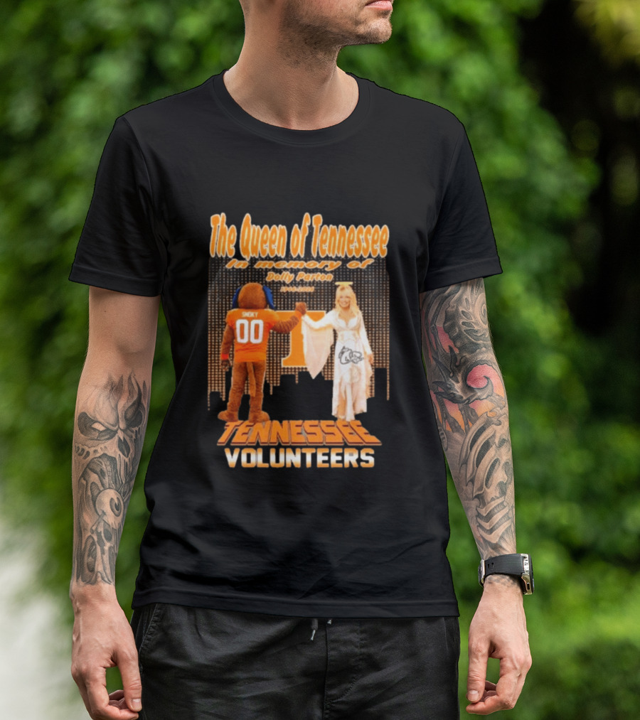 The Queen Of Tennessee In Memory Of Dolly Parton Smoky Tennessee Volunteers 1946 2026 T-Shirt