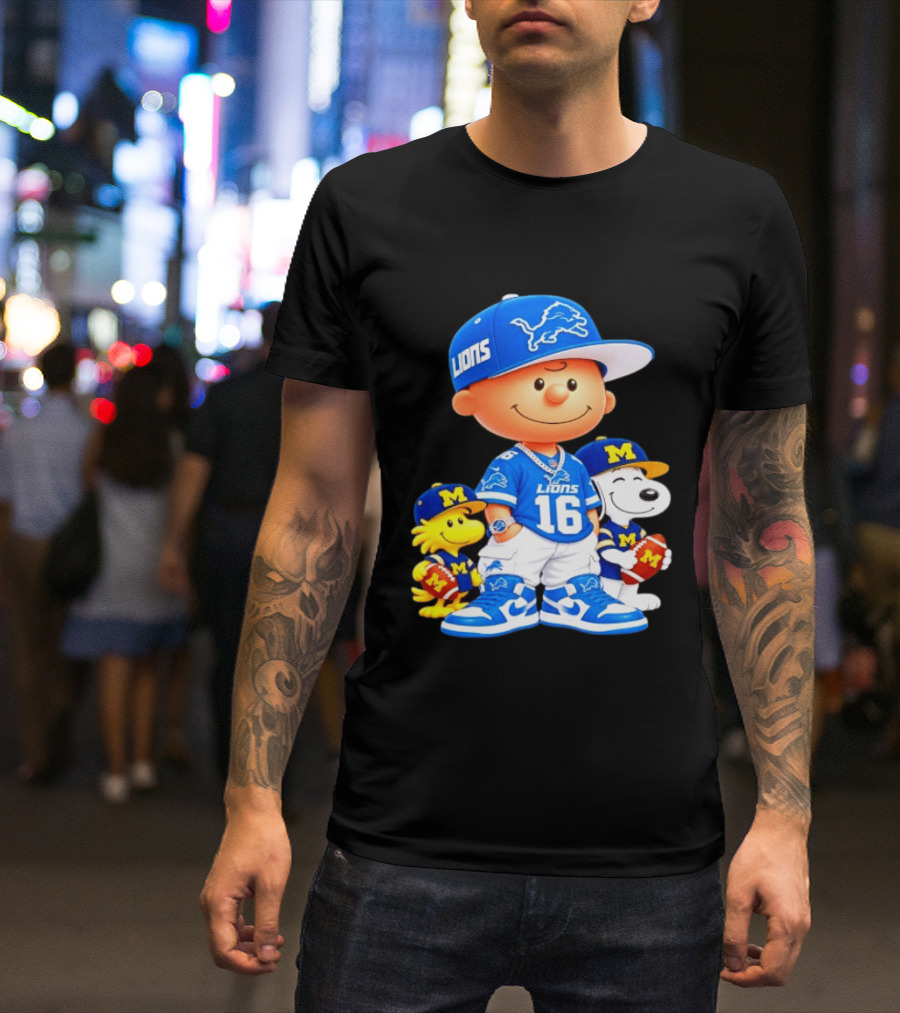 Charlie Brown Snoopy Woodstock Detroit Lions Michigan Wolverines Football Fan 16 T-Shirt