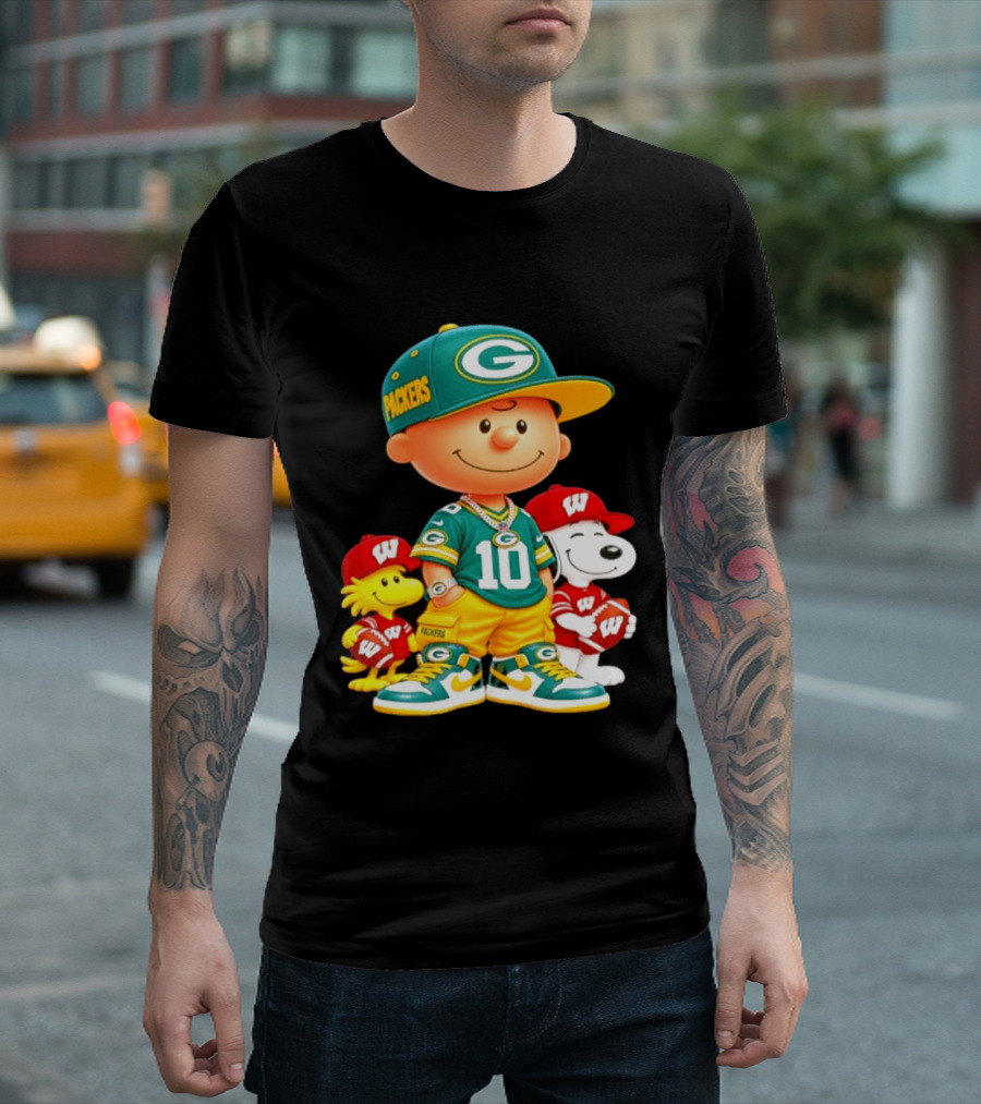 Charlie Brown Snoopy Woodstock Green Bay Packers Wisconsin Badgers Sports Fan Gear T-Shirt