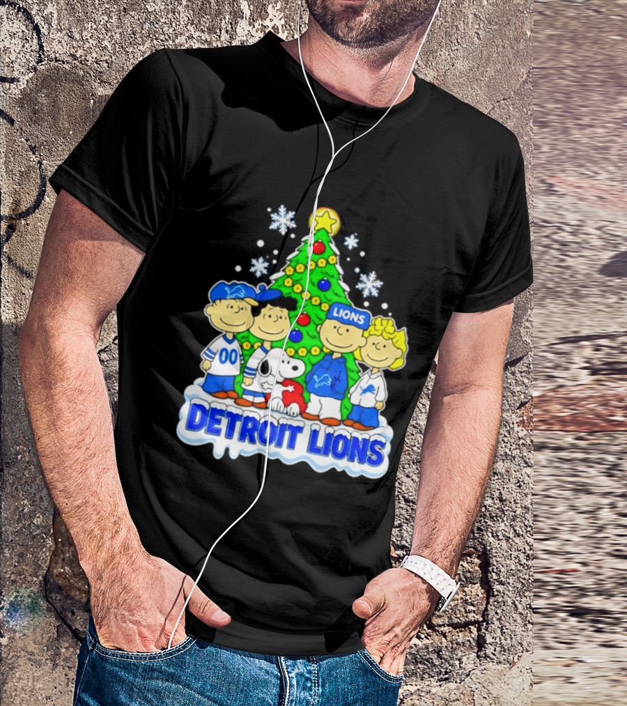 Peanuts Christmas Tree Detroit Lions Team Snoopy Woodstock T-Shirt
