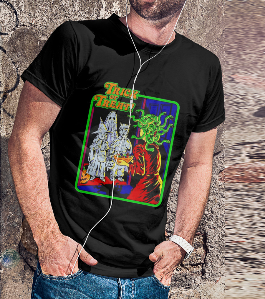 Trick Or Treat Medusa Halloween Retro Comic T-Shirt