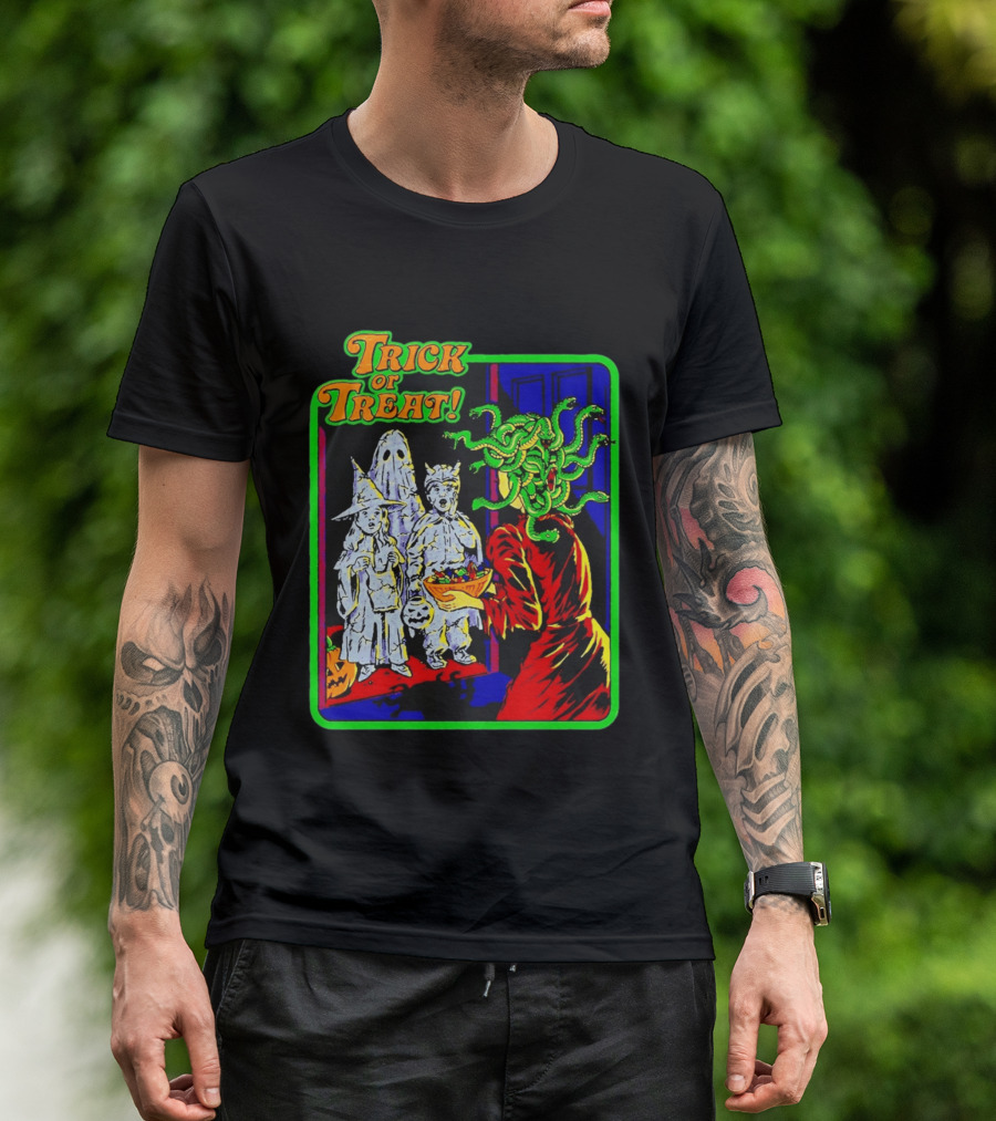 Trick Or Treat Medusa Halloween Retro Comic T-Shirt