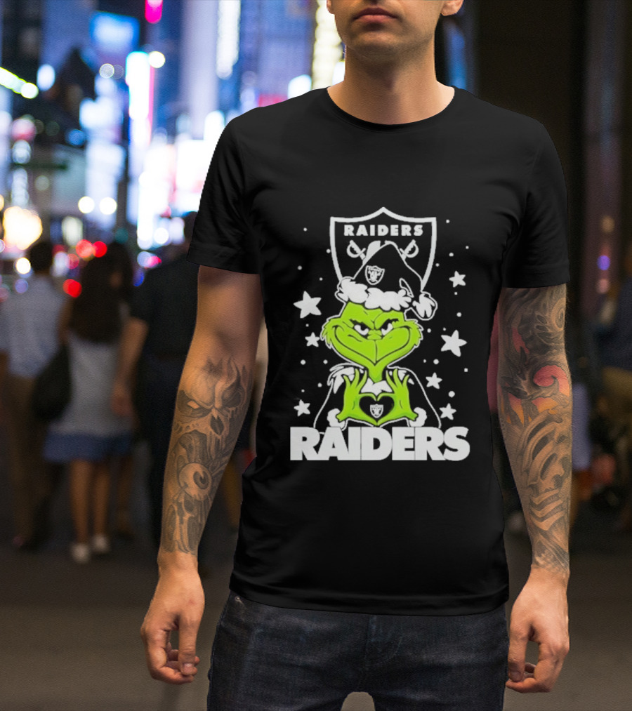 Las Vegas Raiders Grinch Love Hands Christmas Football 2026 T-Shirt