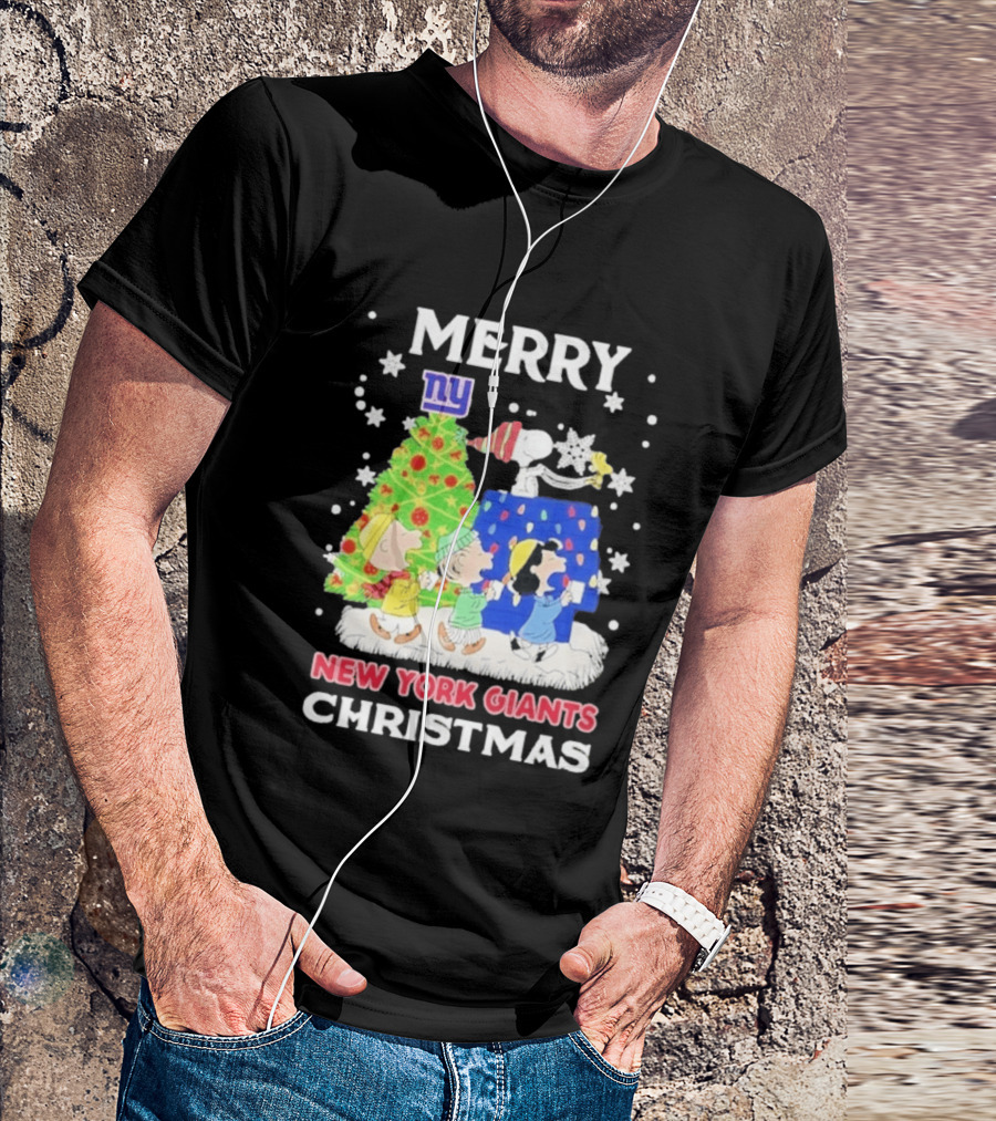 New York Giants Peanuts Merry Christmas 2026 Snoopy Woodstock Charlie Brown T-Shirt