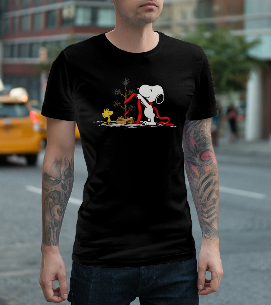 Snoopy Charlie Brown Little Christmas Tree For Peanuts And Christmas Lovers T-Shirt