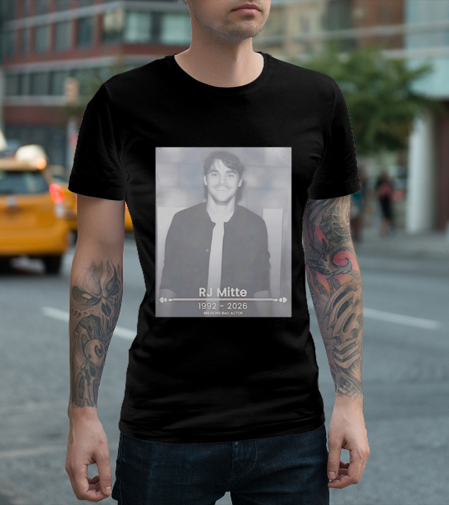 RJ Mitte 1992 2026 Breaking Bad Actor Memorial T-Shirt