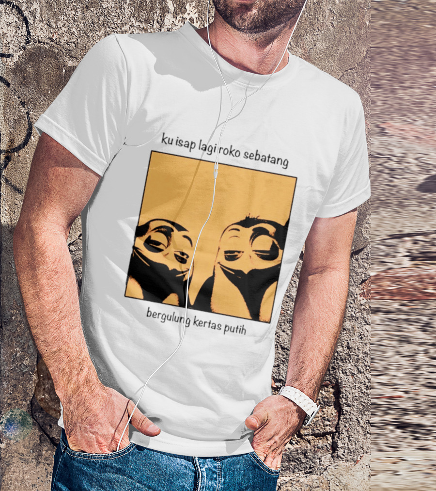 Ku Isap Lagi Roko Sebatang Bergulung Kertas Putih Private Kowalski T-Shirt