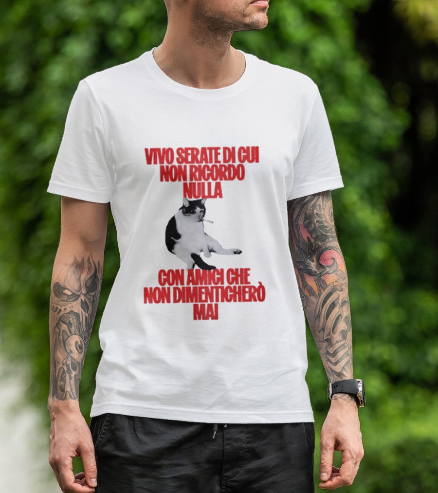 Vivo Serate Di Cui Non Ricordo Nulla Con Amici Che Non Dimenticherò Mai Gatto Divertente T-Shirt