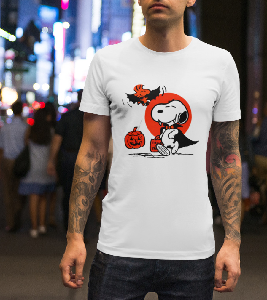Snoopy Vampire Trick Or Treat 2026 Halloween Pumpkin Woodstock Bat T-Shirt