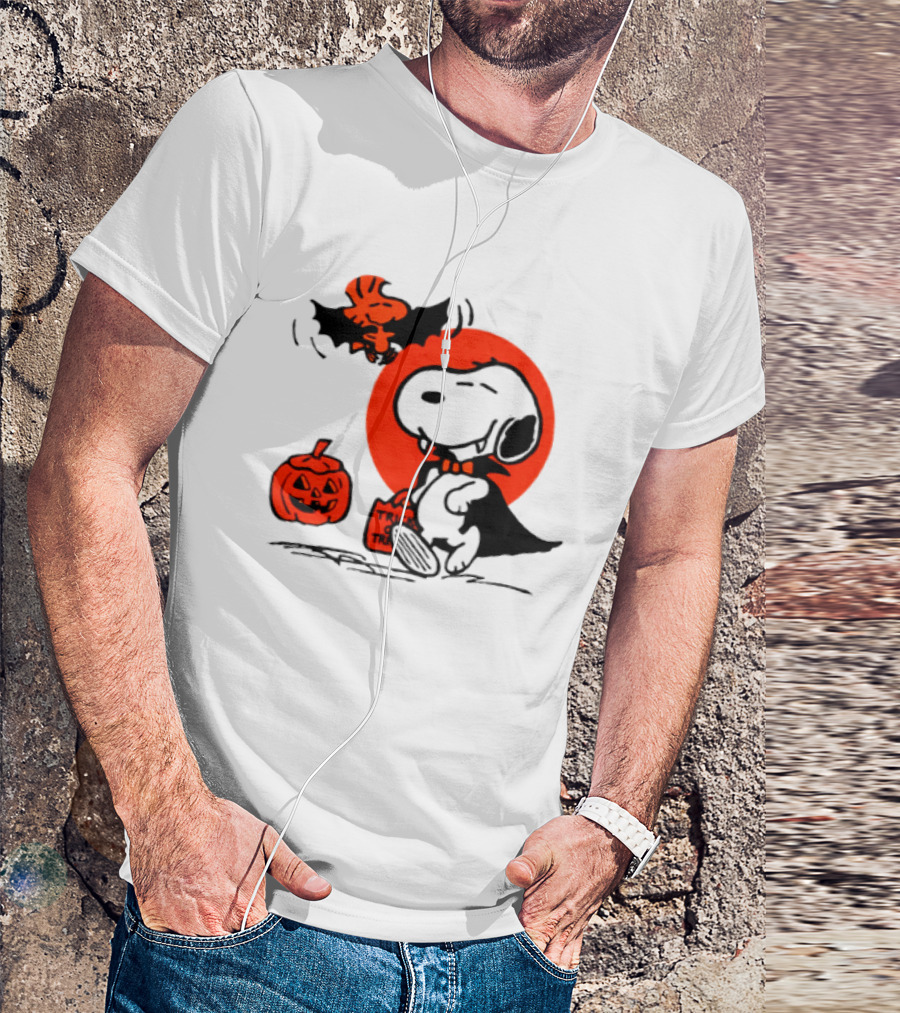 Snoopy Vampire Trick Or Treat 2026 Halloween Pumpkin Woodstock Bat T-Shirt