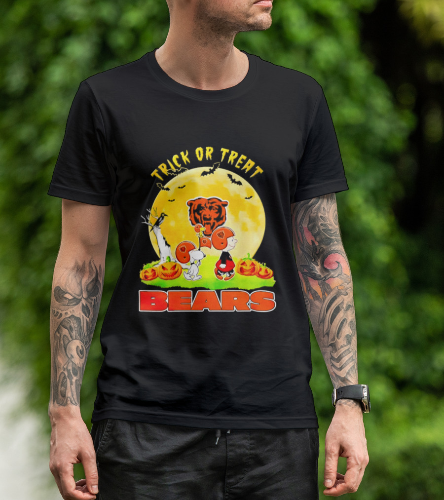 Chicago Bears Peanuts Halloween Trick Or Treat Pumpkins T-Shirt