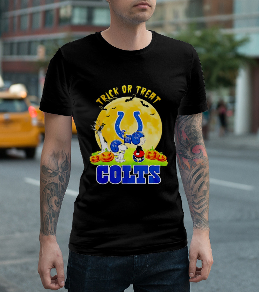 Indianapolis Colts Peanuts Trick Or Treat Halloween 2026 T-Shirt
