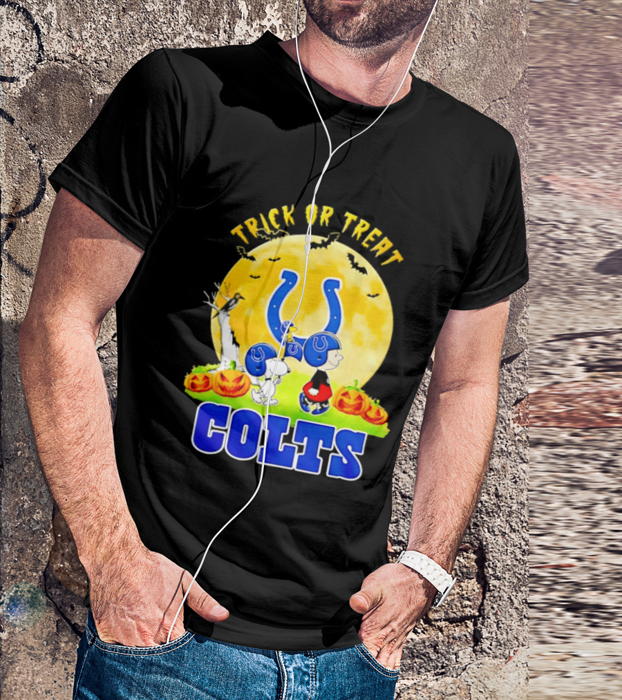 Indianapolis Colts Peanuts Trick Or Treat Halloween 2026 T-Shirt