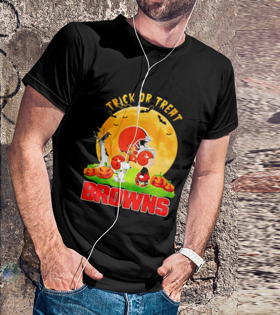 Cleveland Browns Peanuts Trick Or Treat Halloween 2026 T-Shirt