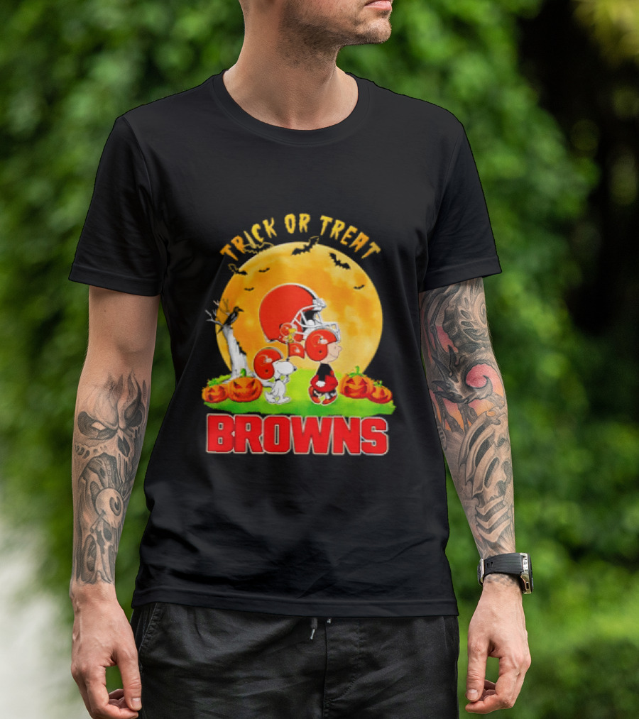 Cleveland Browns Peanuts Trick Or Treat Halloween 2026 T-Shirt