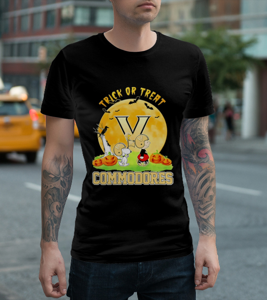 Vanderbilt Commodores Peanuts Halloween Trick Or Treat 2026 T-Shirt