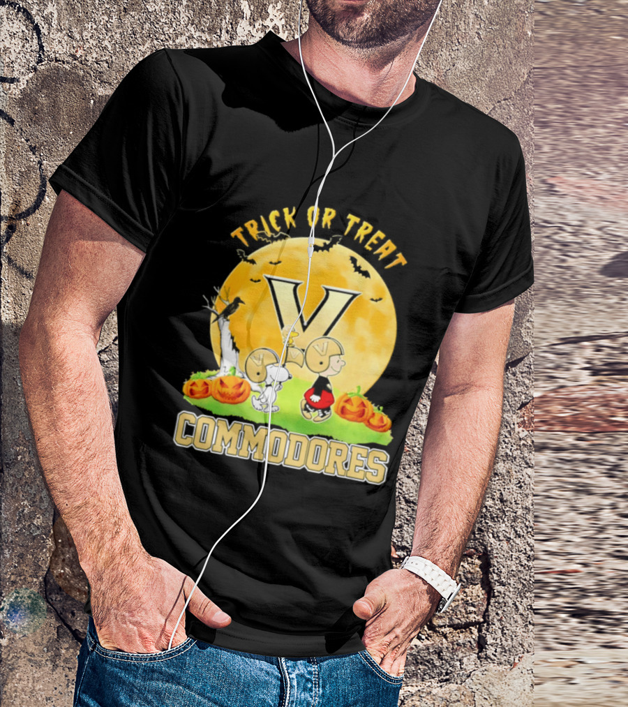 Vanderbilt Commodores Peanuts Halloween Trick Or Treat 2026 T-Shirt