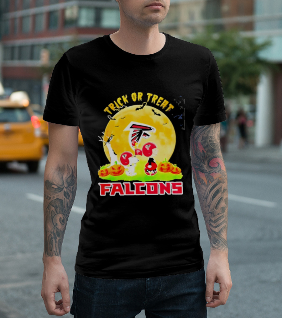 Atlanta Falcons Peanuts Trick Or Treat Halloween 2026 T-Shirt