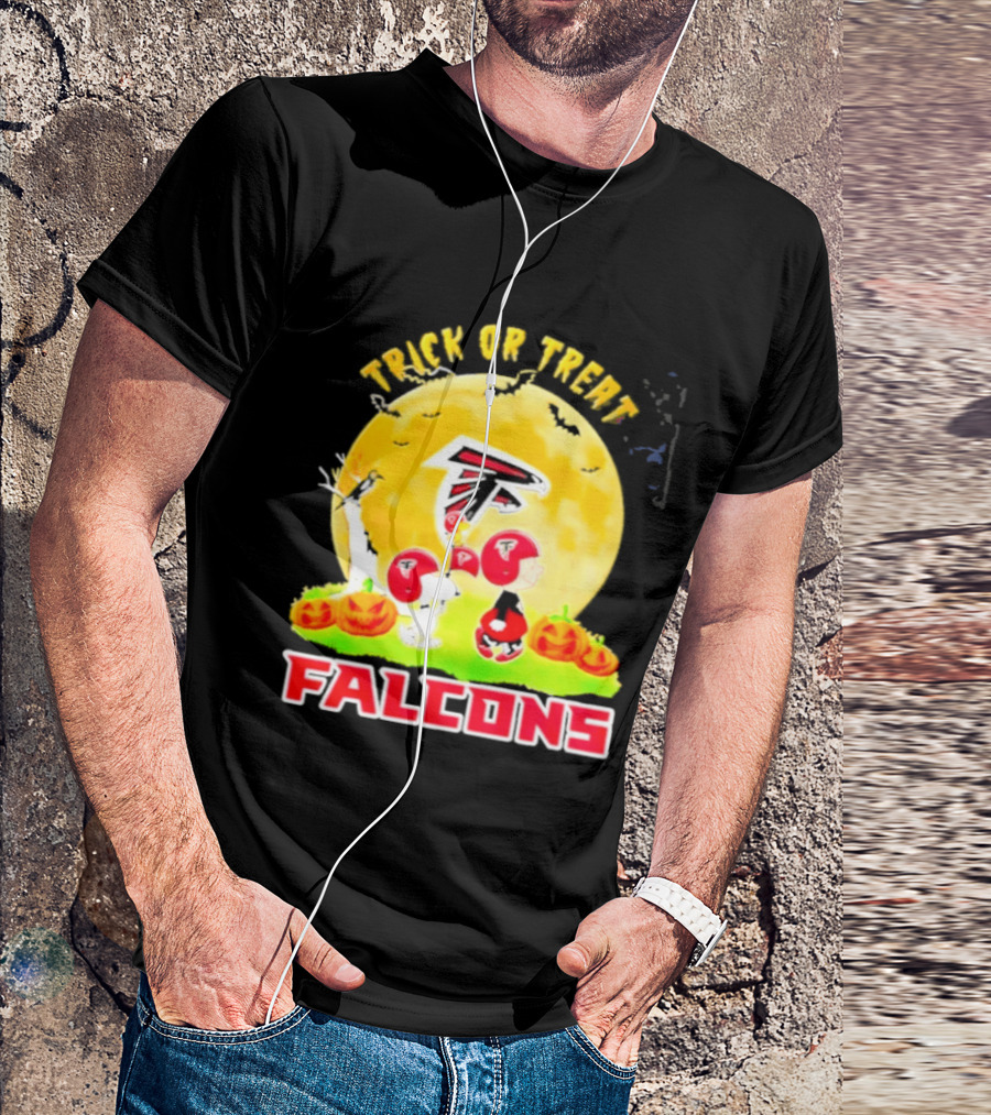 Atlanta Falcons Peanuts Trick Or Treat Halloween 2026 T-Shirt