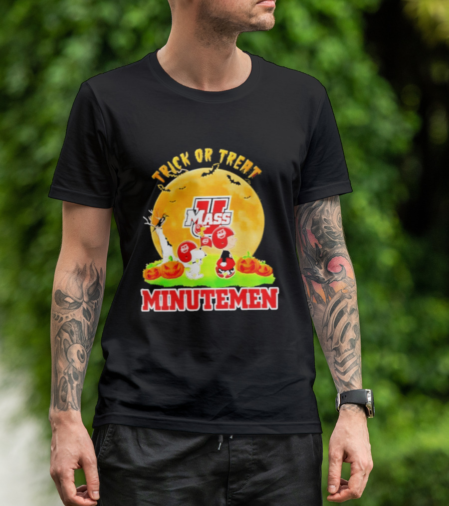 Massachusetts Minutemen Peanuts Trick Or Treat Halloween 2026 T-Shirt
