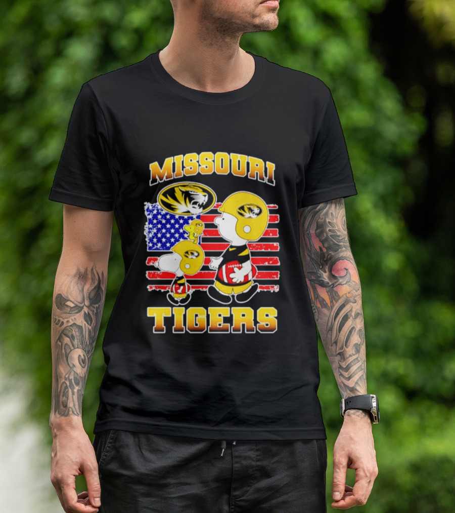 Missouri Tigers Snoopy Charlie Brown Woodstock Football Flag T-Shirt