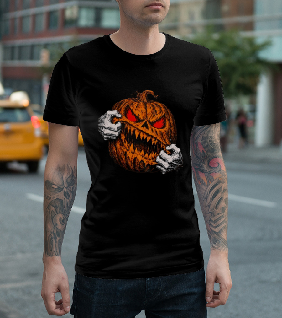 Halloween 2026 Evil Pumpkin Glowing Eyes Sharp Teeth Grinning Horror T-Shirt