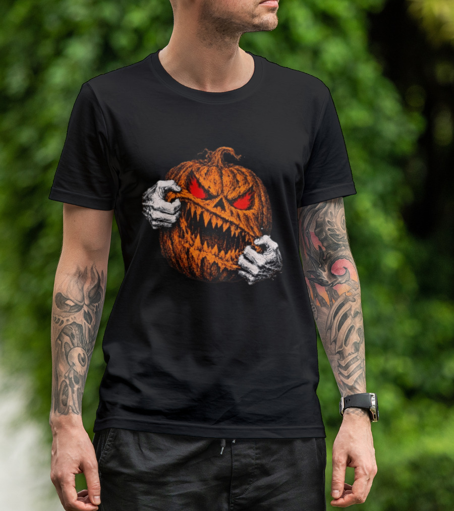 Halloween 2026 Evil Pumpkin Glowing Eyes Sharp Teeth Grinning Horror T-Shirt