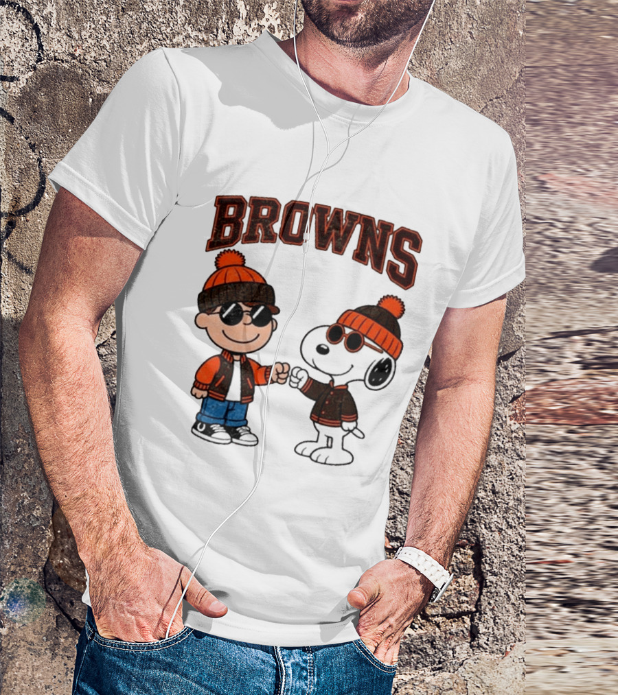 Browns Charlie Brown Snoopy NFL Football Team T-Shirt