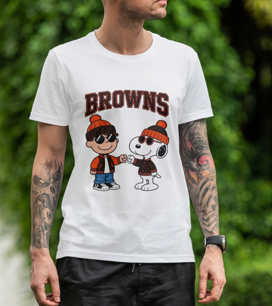 Browns Charlie Brown Snoopy NFL Football Team T-Shirt