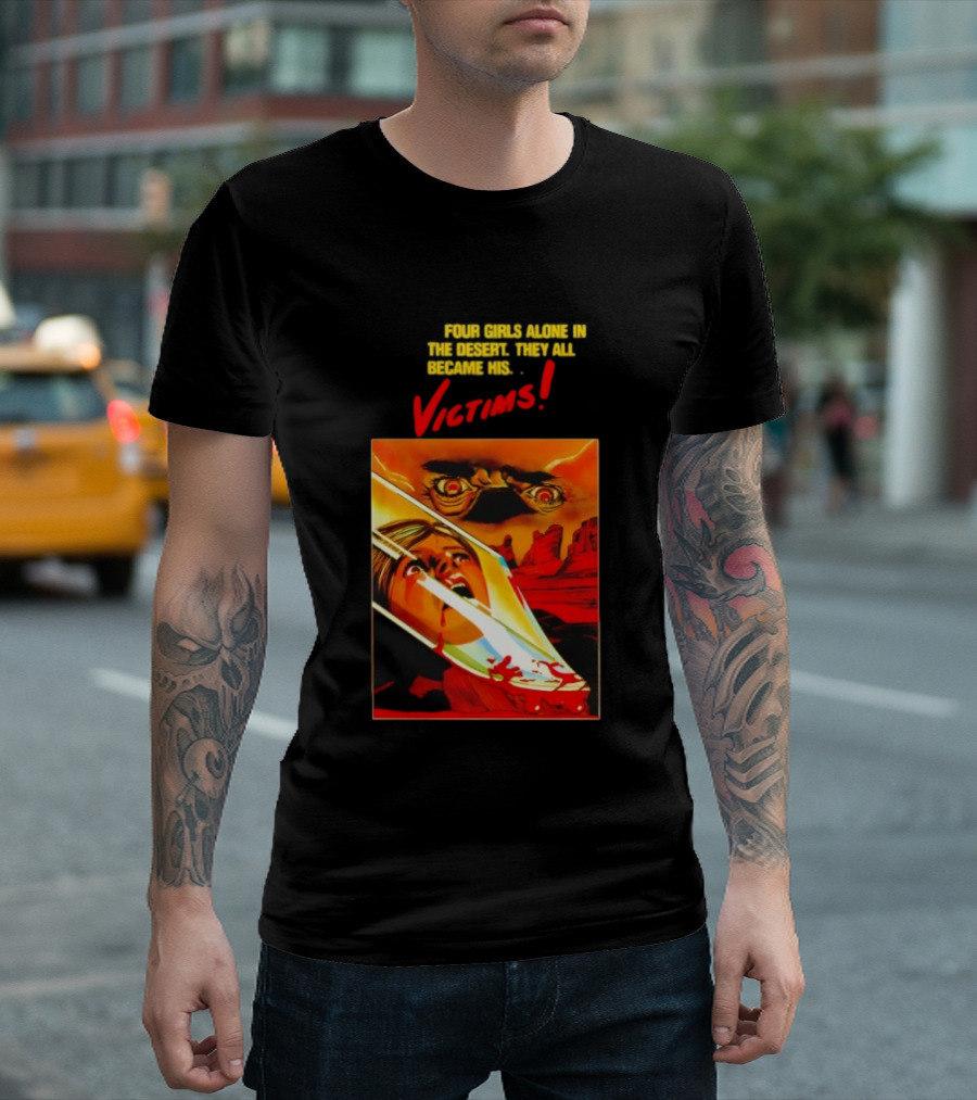 Four Girls Alone In The Desert Horror Victims Vintage Style Thriller T-Shirt