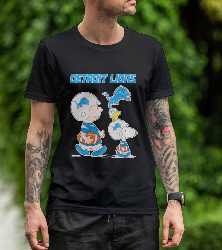 Detroit Lions Snoopy Charlie Brown NFL Football Peanuts Collaboration T-Shirt