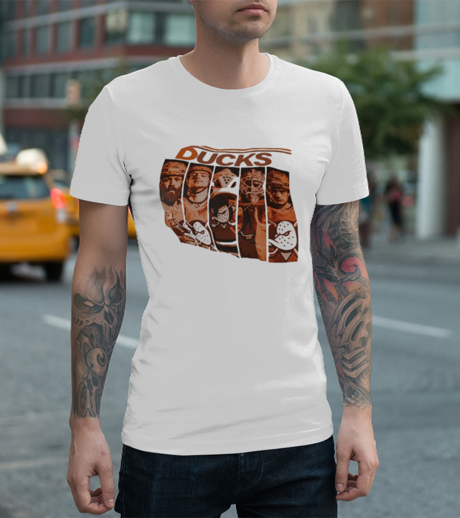 Y2K Anaheim Ducks Vintage Team Players Hockey Aesthetic T-Shirt