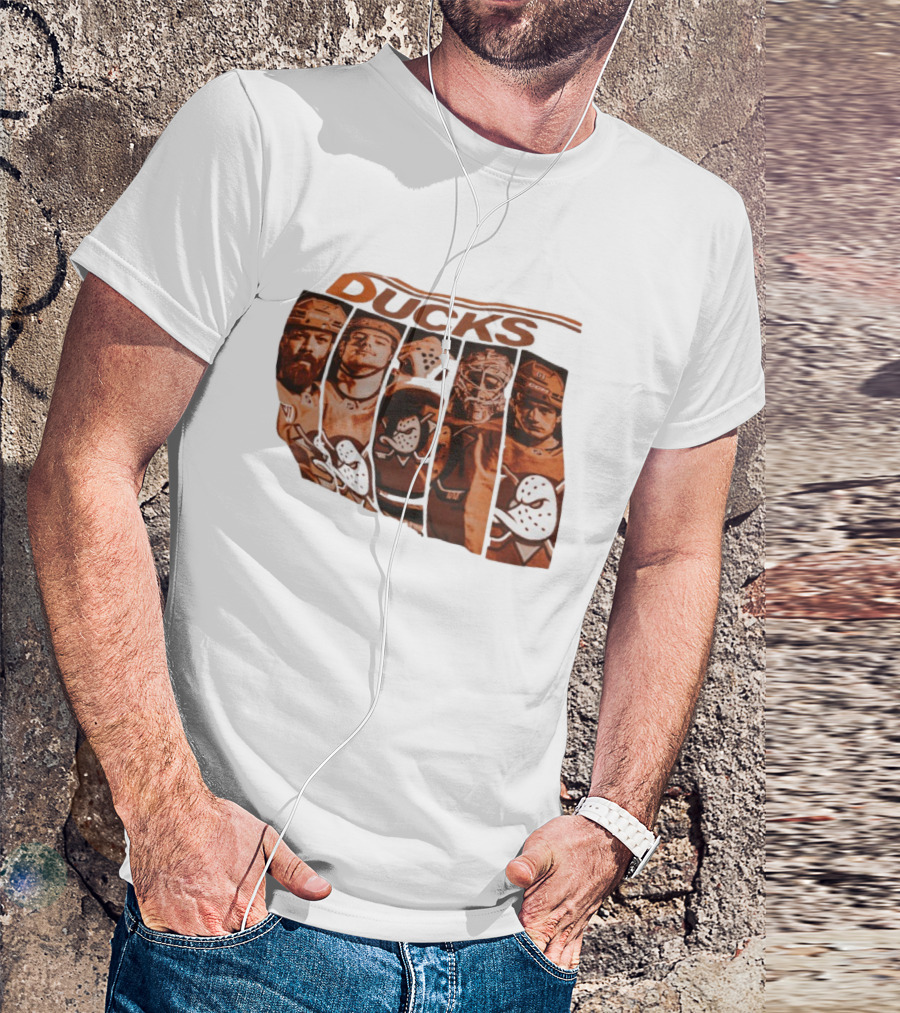 Y2K Anaheim Ducks Vintage Team Players Hockey Aesthetic T-Shirt