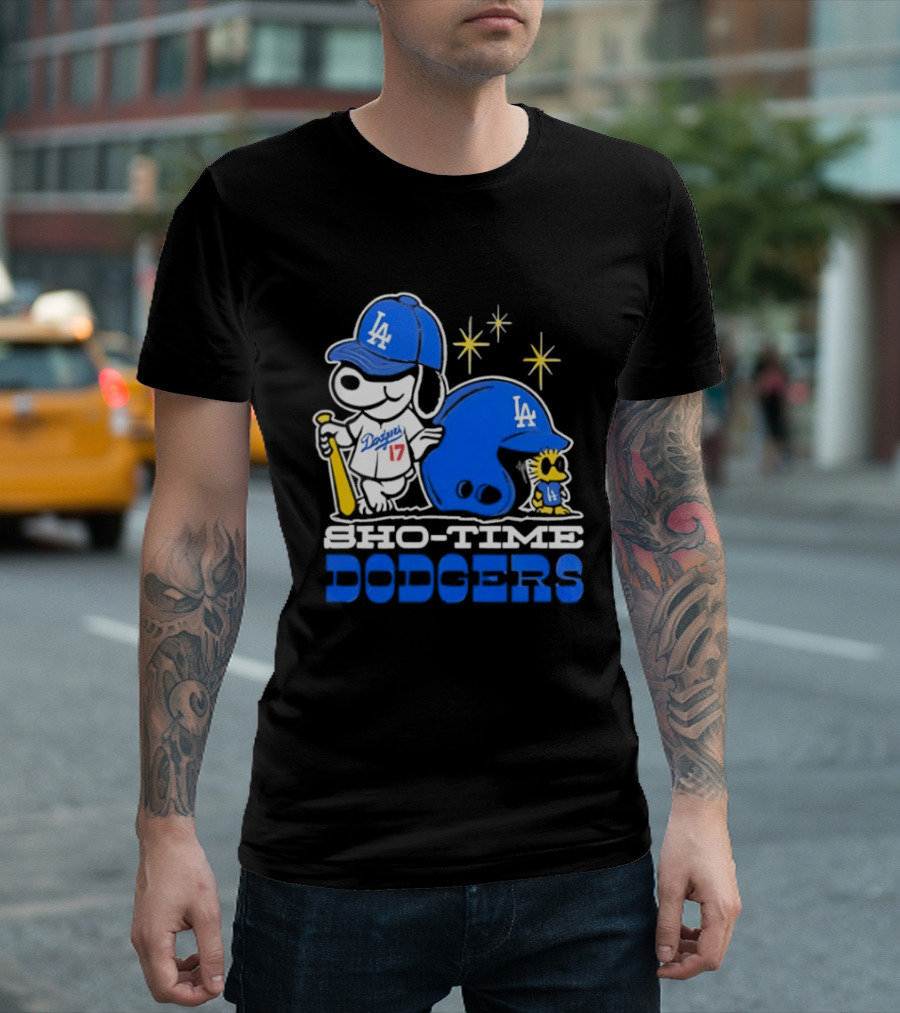 Los Angeles Dodgers Snoopy Show Time Baseball Fan Collectible T-Shirt
