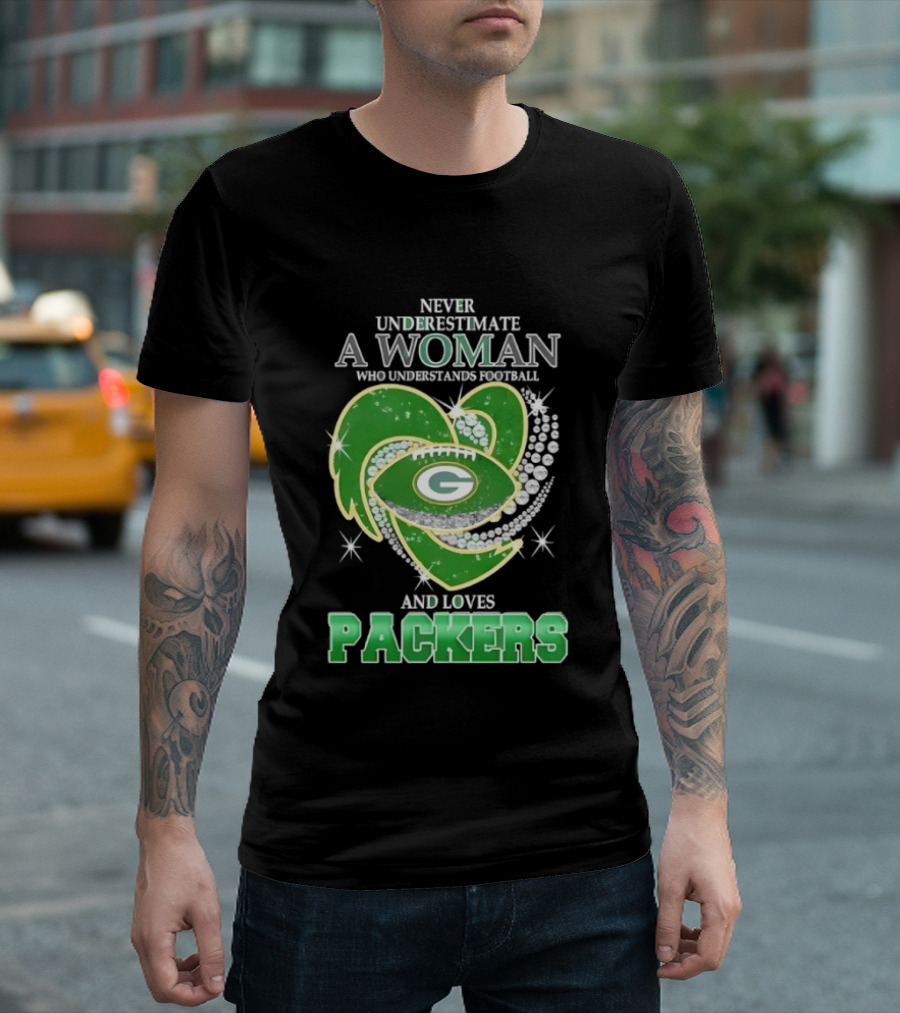 Never Underestimate A Woman Who Understands Football And Loves Packers T-Shirt