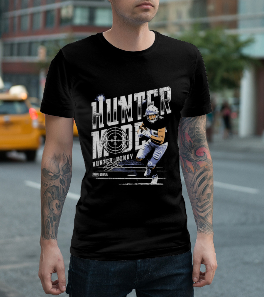 Hunter Henry Hunter Mode New England Patriots Target Accuracy Football T-Shirt