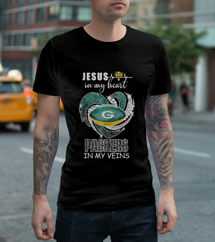 Jesus In My Heart Green Bay Packers In My Veins Diamond Heart Shape T-Shirt