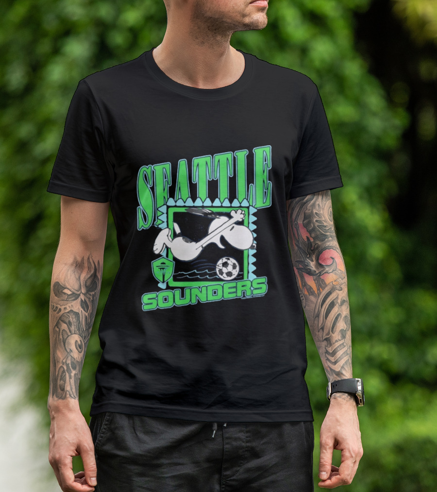 Peanuts Snoopy Seattle Sounders Soccer Collaboration T-Shirt
