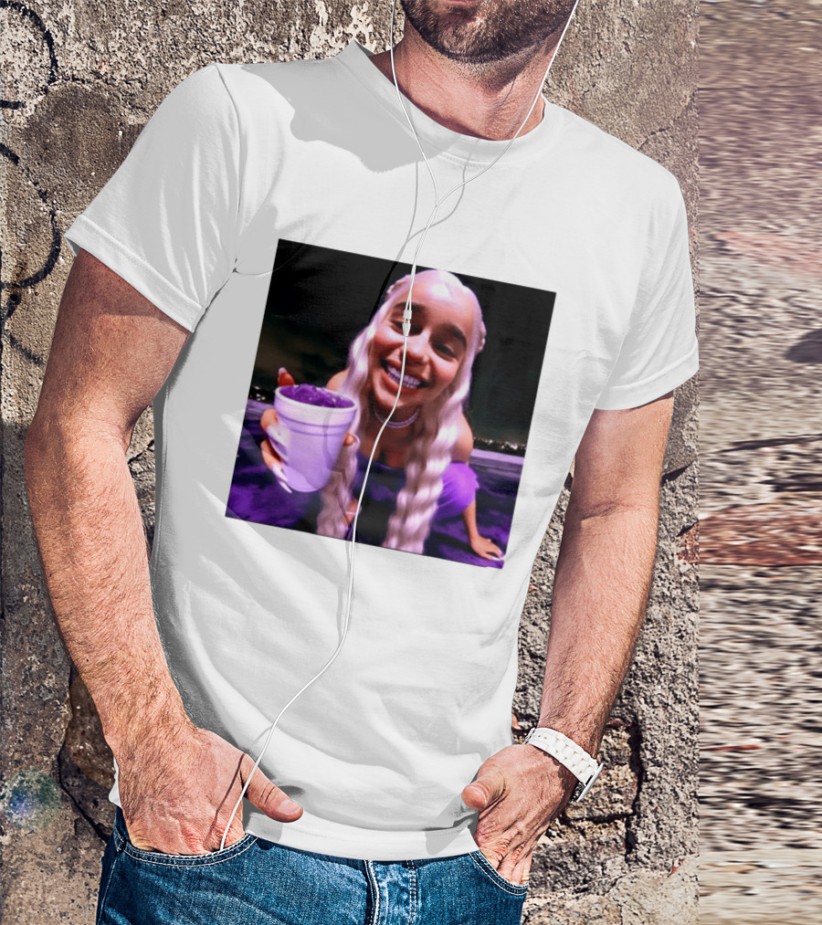 Emilia Clarke Purple Cup Queen Of Dragons Vibrant Smile T-Shirt
