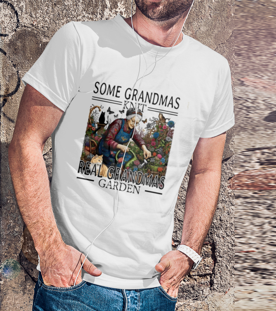 Some Grandmas Knit Real Grandmas Garden Flowers Roses Watering Can Cat T-Shirt