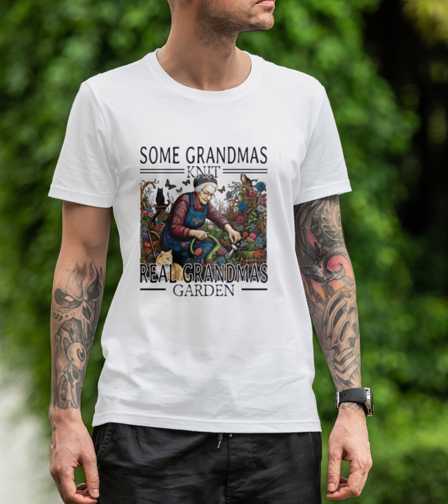 Some Grandmas Knit Real Grandmas Garden Flowers Roses Watering Can Cat T-Shirt