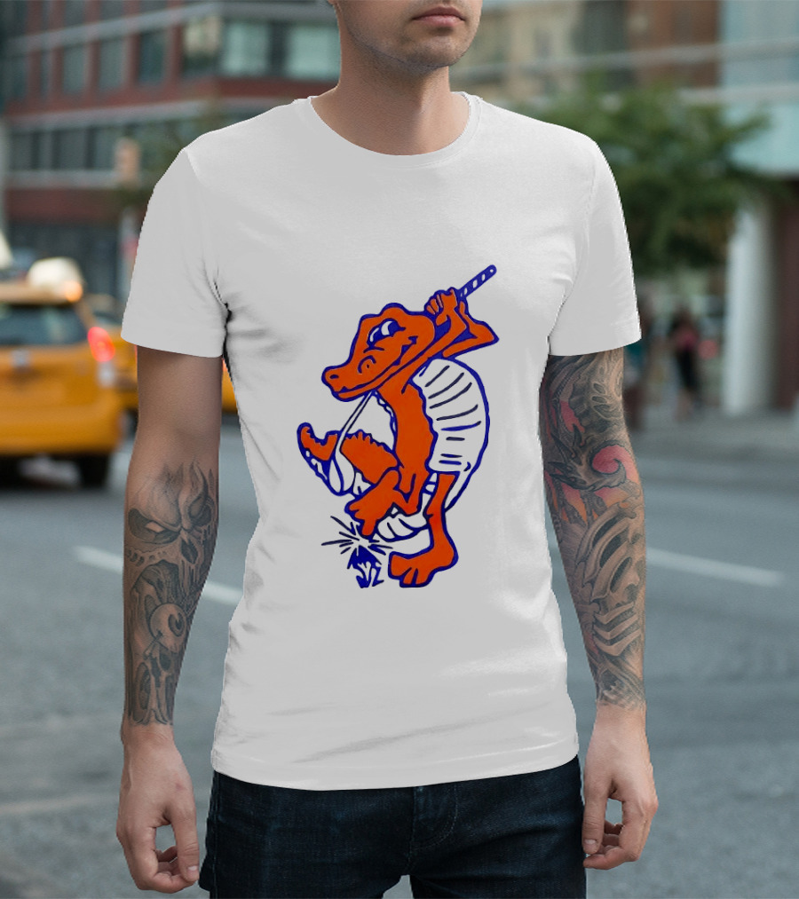 Swinging Gator Vintage Cartoon Playing Golf T-Shirt