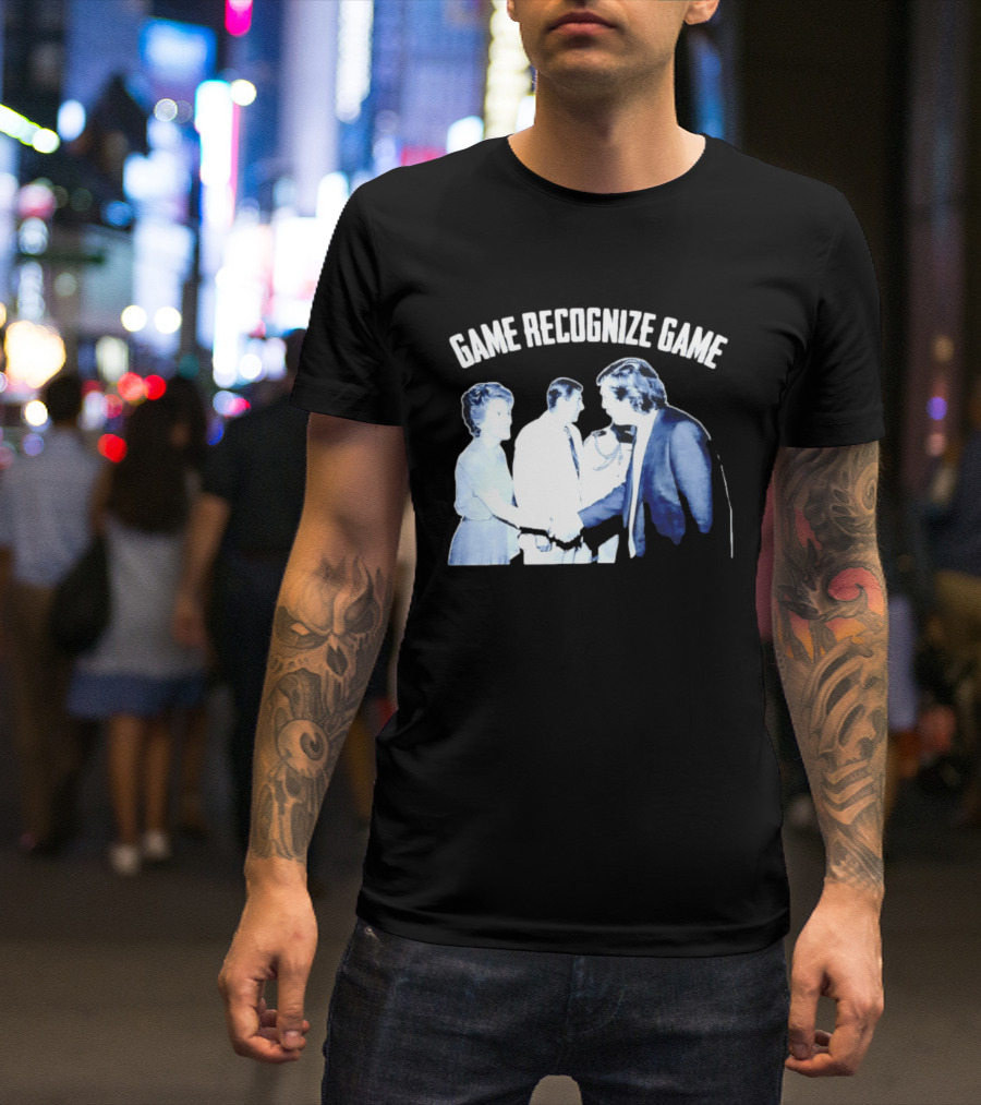 Game Recognize Game Donald Trump Shakes Hands With Ronald Reagan T-Shirt