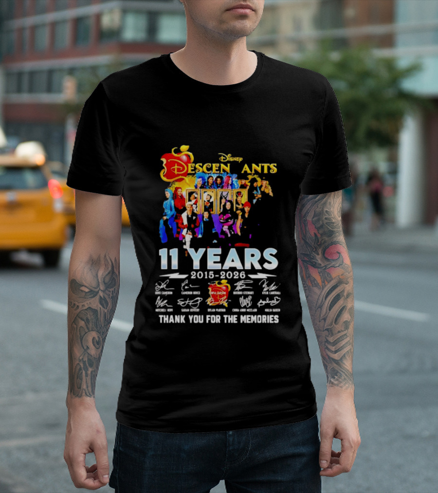 Disney Descendants 11 Years 2015 2026 Thank You For The Memories Signatures T-Shirt
