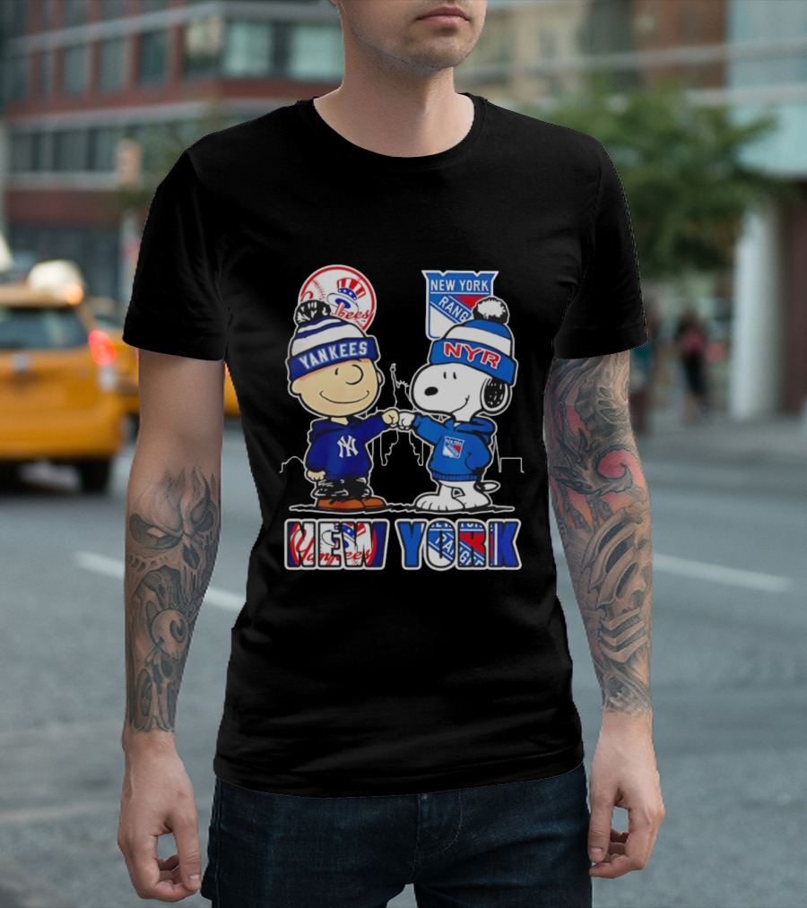 New York Yankees Vs Rangers Charlie Brown Snoopy Fan Gear T-Shirt
