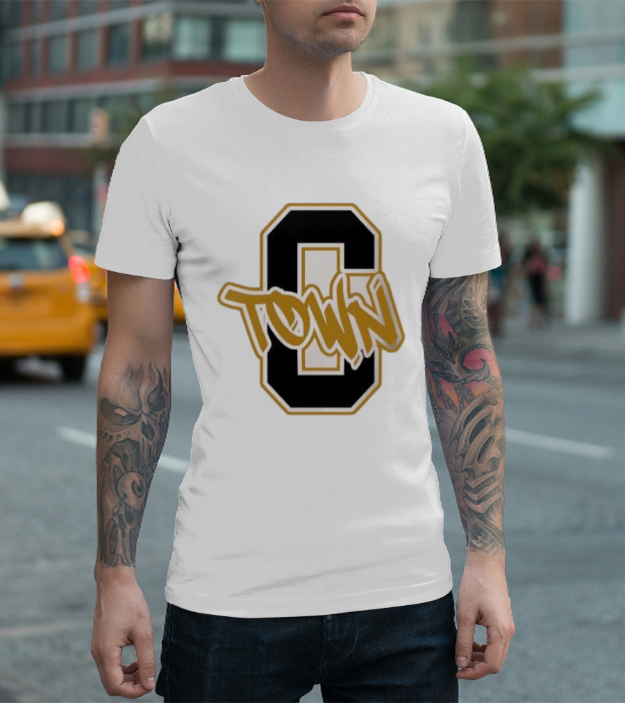 O Town Vintage Varsity Style בצ פjfgh T-Shirt