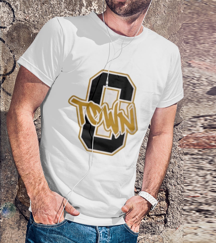 O Town Vintage Varsity Style בצ פjfgh T-Shirt