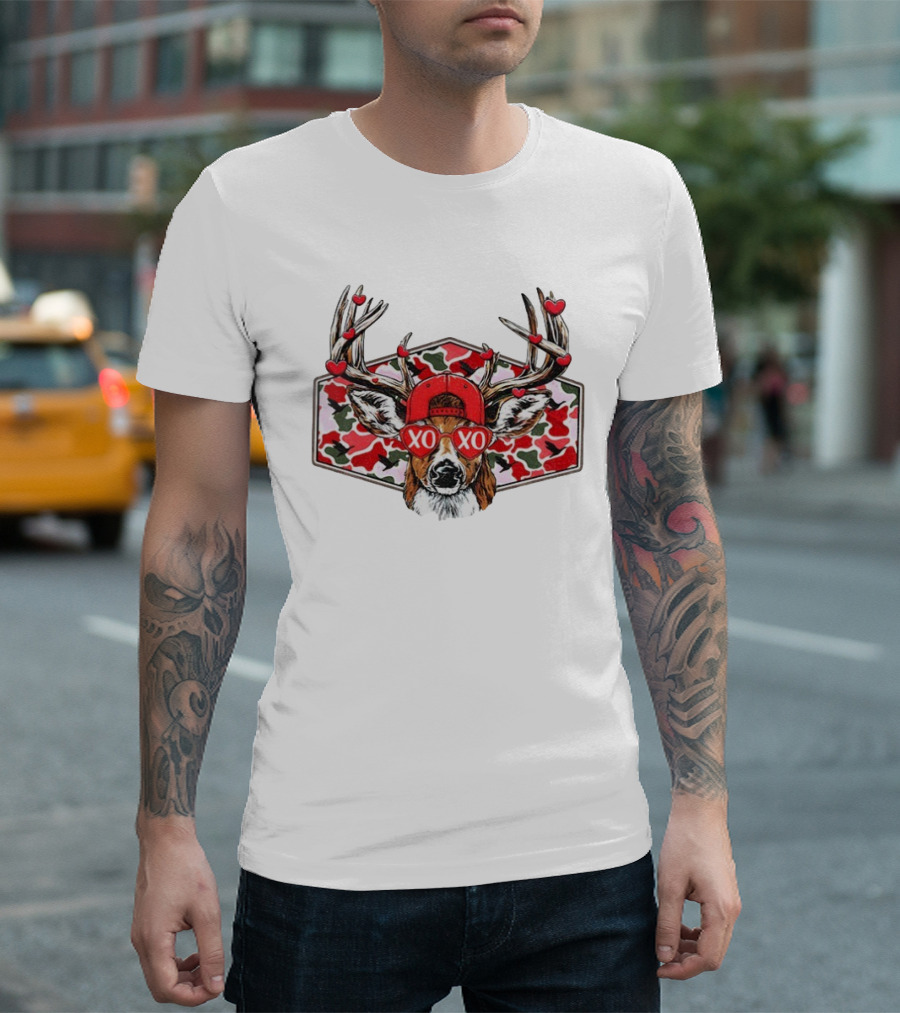 Deer Hunter Valentines Day XO XO Hearts Antler Camo T-Shirt