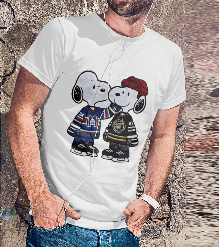 Snoopy Shane Hollander Kissing Ilya Rozanov Hockey LGBT Peanuts Charlie Brown Ice Hockey Romance Cartoon T-Shirt