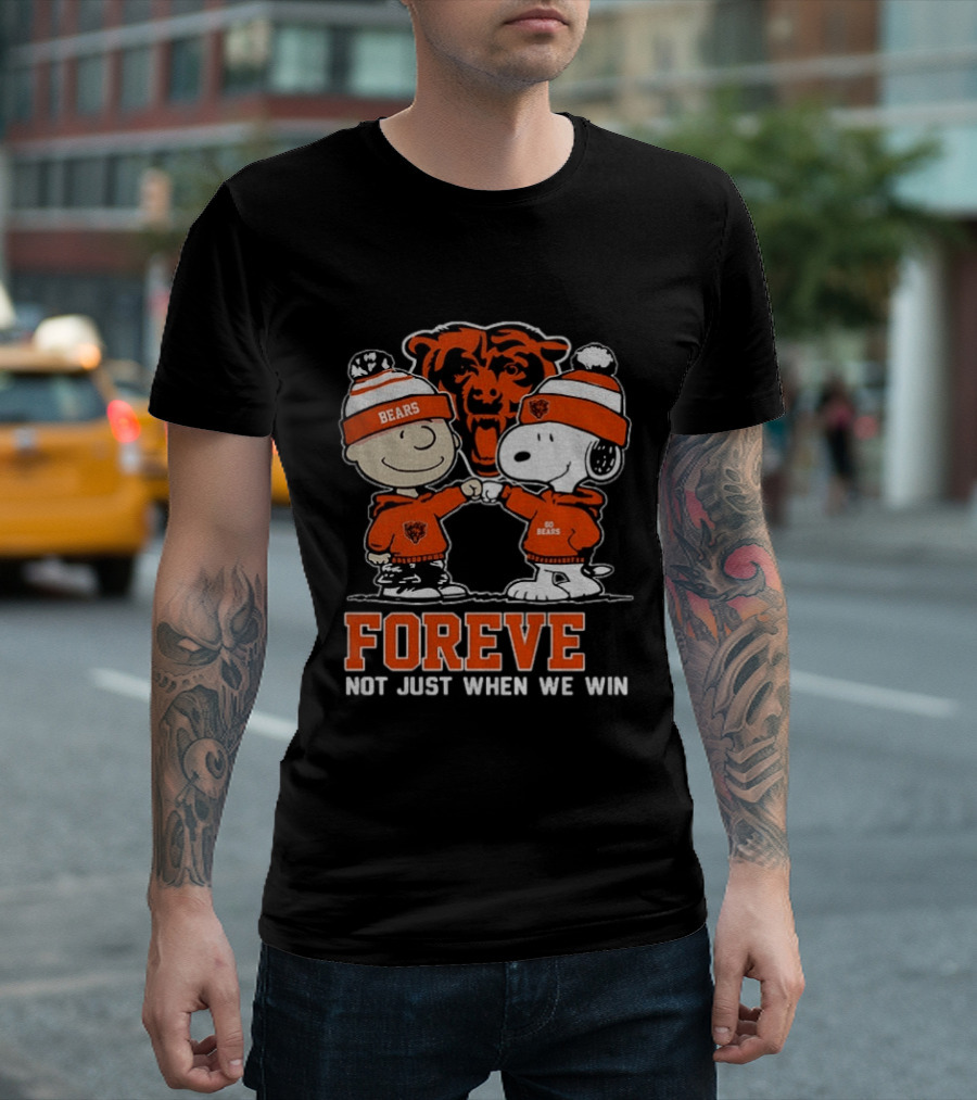 Snoopy Charlie Brown Chicago Bears Football Forever Not Just When We Win T-Shirt